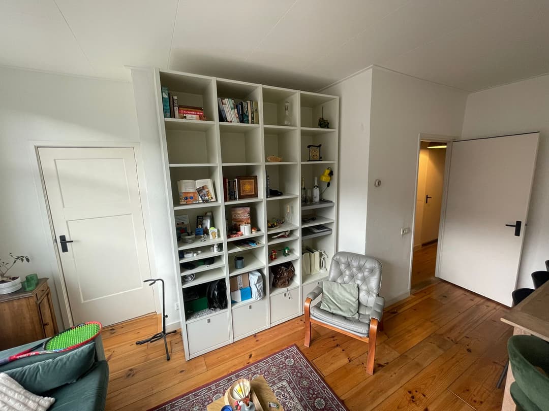 Spacious room with a balcony