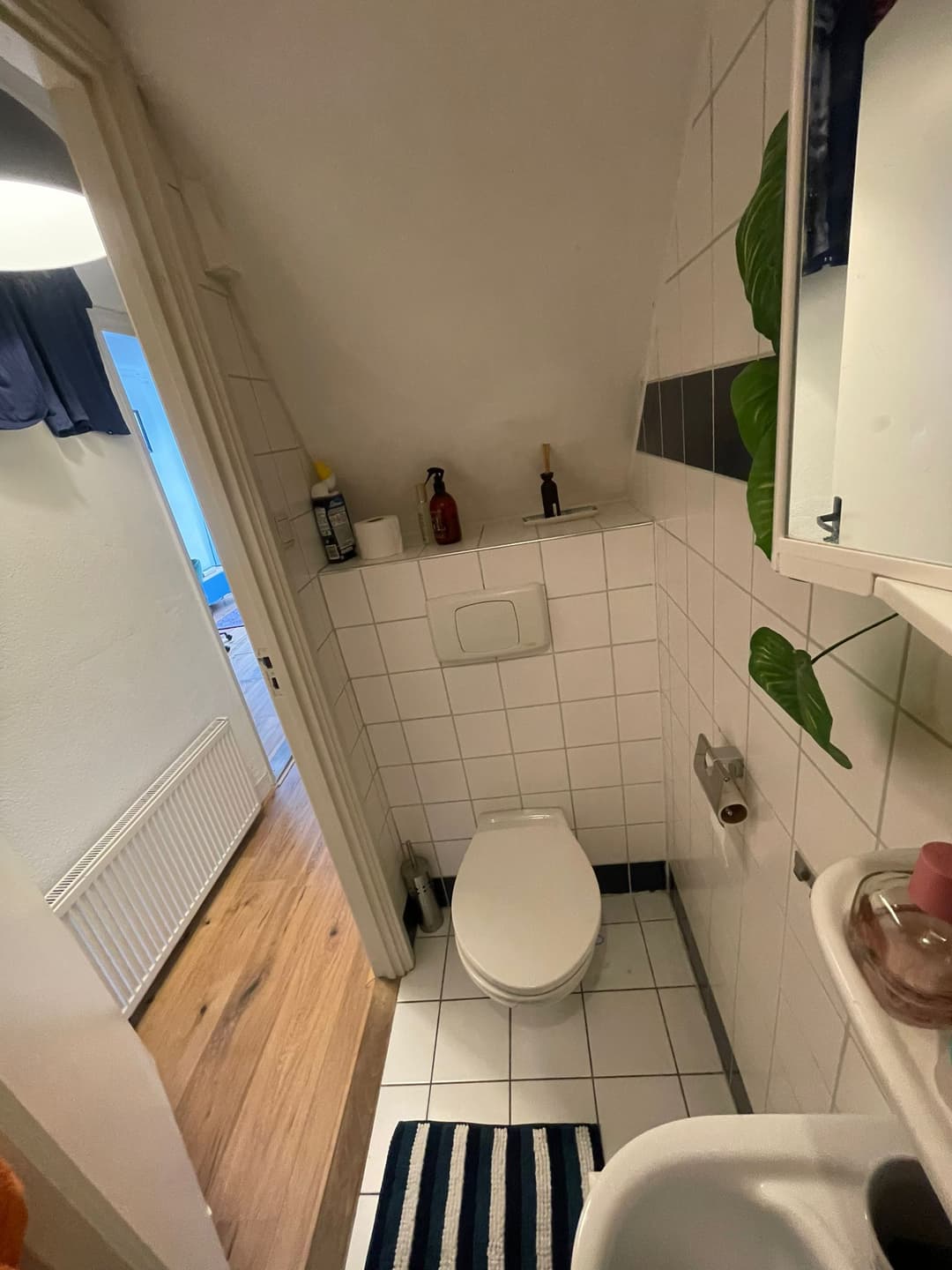 Spacious room with a balcony
