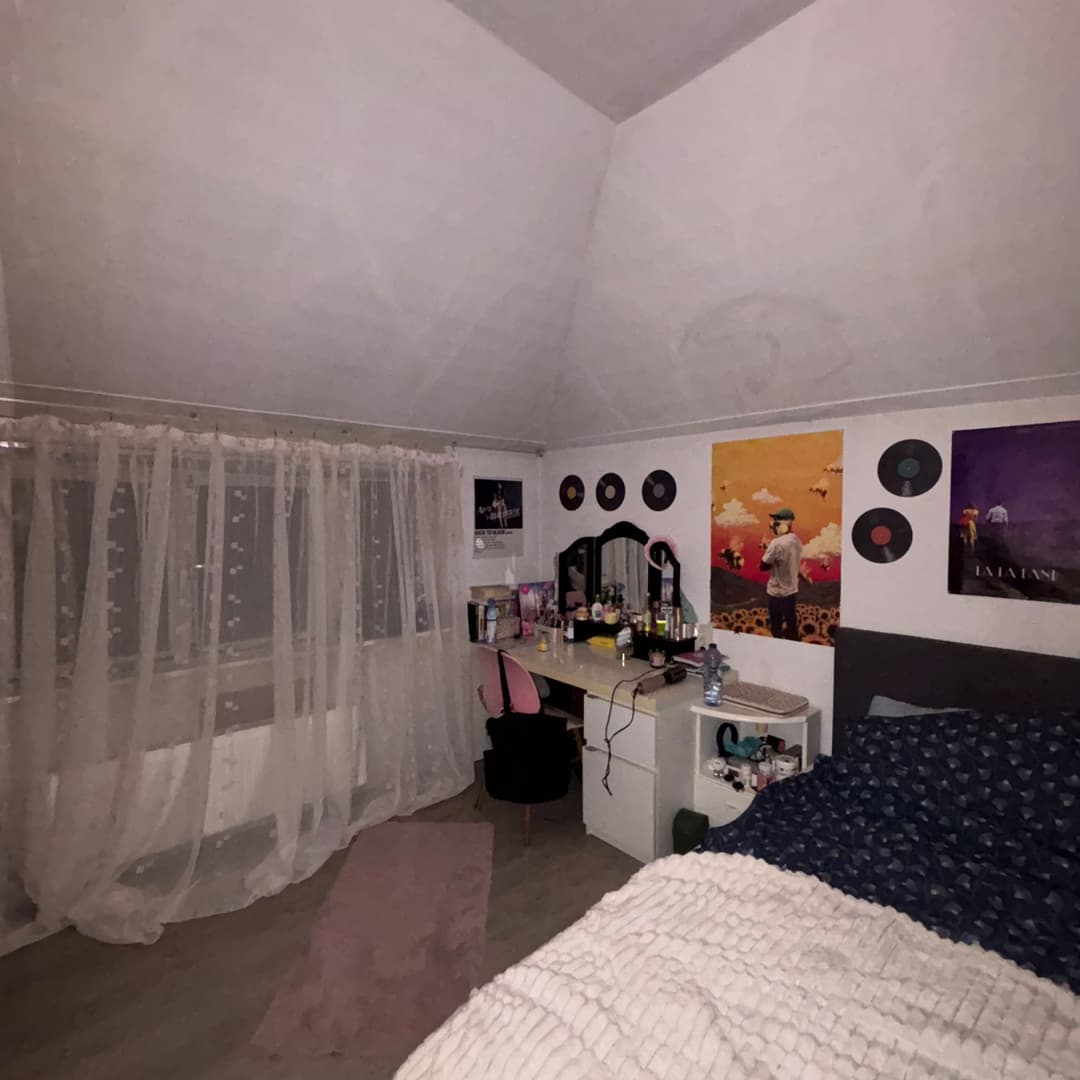 Spacious room